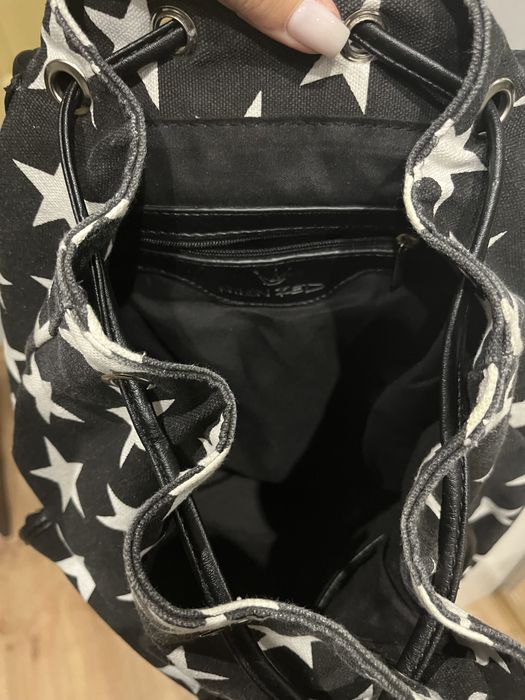 Черна раница -естествена кожа