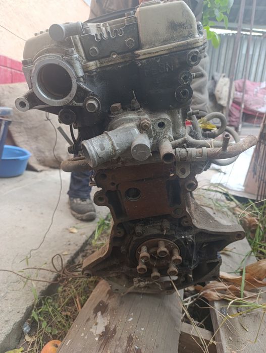 Мазда 626  мотор 16 клапаны  донс.