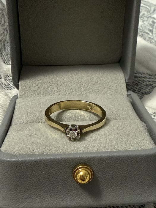 Бриллиантовое кольцо