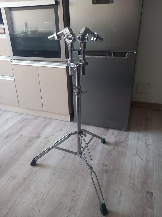 Vând stative de tomuri și bongasuri