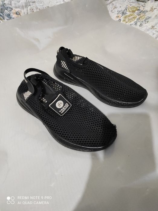 продам кроссовки и сапоги импортные  подростковые