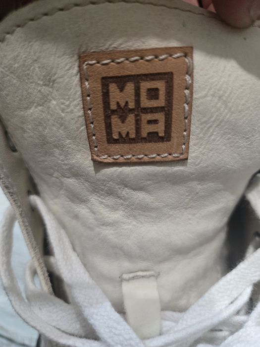 Подам кеды moma.