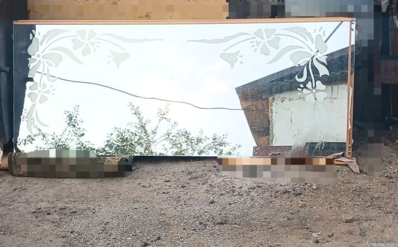 Зеркало от шкаф купе.