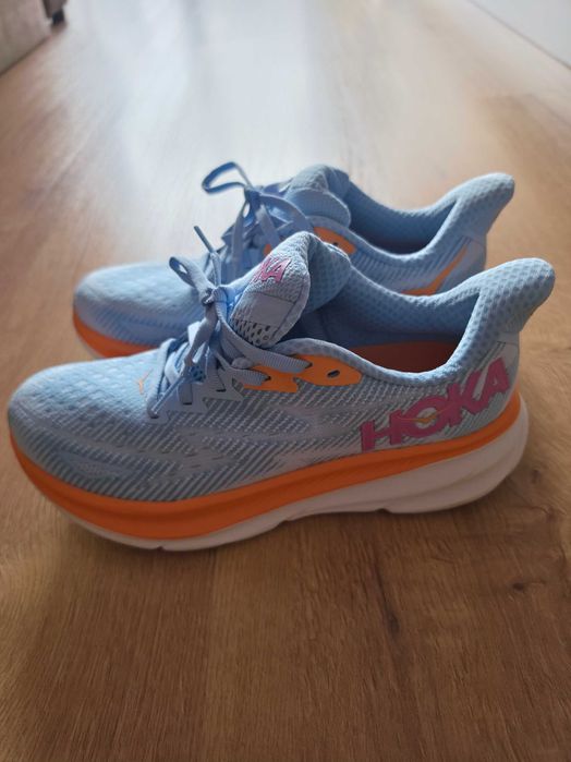 Маратонки Hoka. Носени.