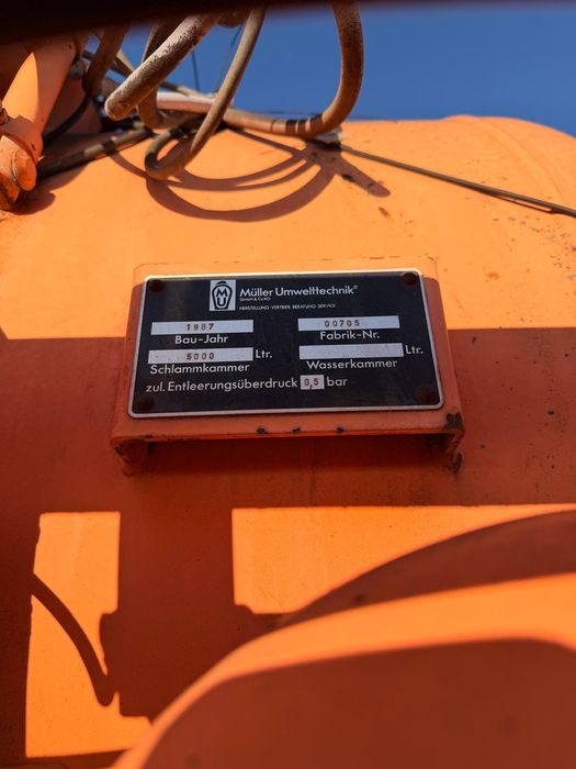 Vand ansablu vidanja Muller de 5000 litri cu motor vw diesel auxiliar.