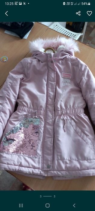 Продам куртку для девочки