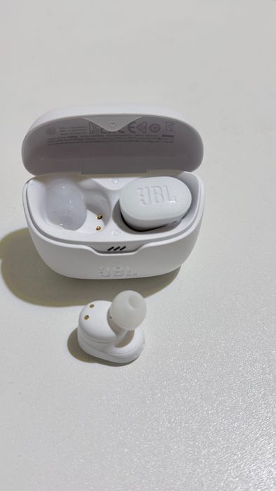 JBL Tune buds /pure bass/ zero noise casti wireless in-ear