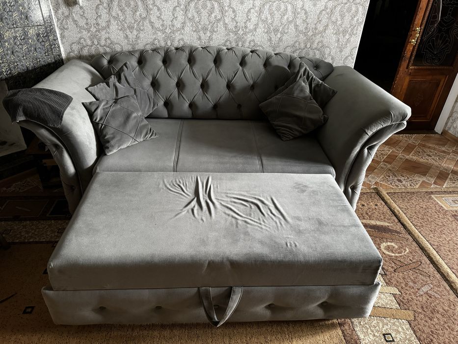 Диван с креслом