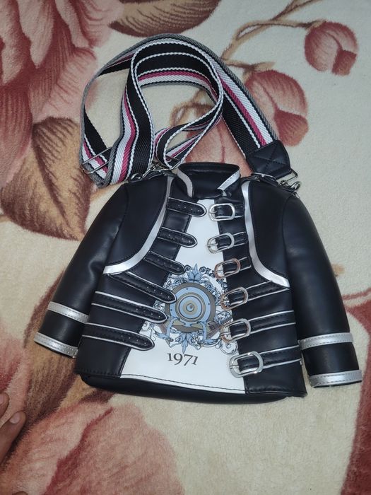 Poșetă tip jachetă