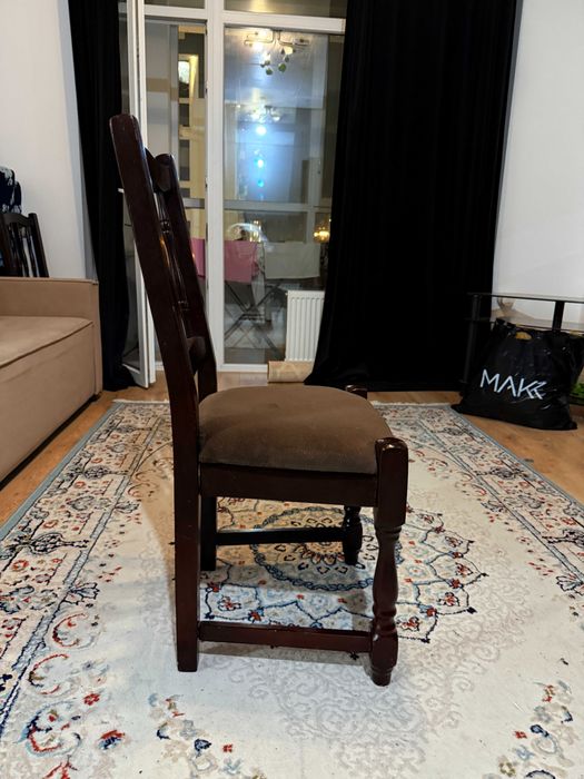 Раздвижной стол и 6 стульев