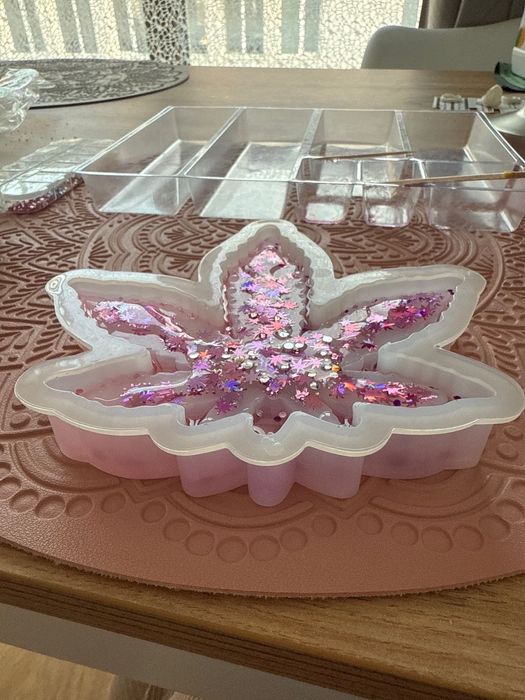 Епоксидна смола: гриндери, хартийки , пепелници и ключодържатели