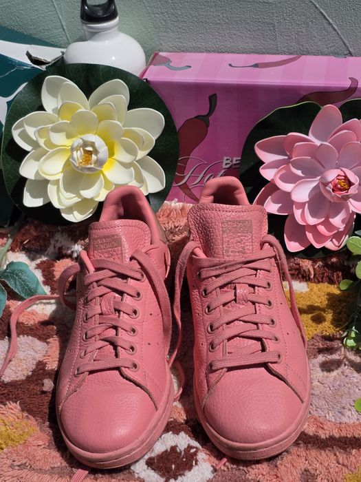 Adidas Sam Smith кецове от кожа в неоново розово