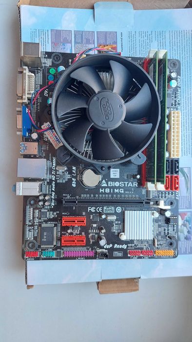 Материнскся плата в сборе