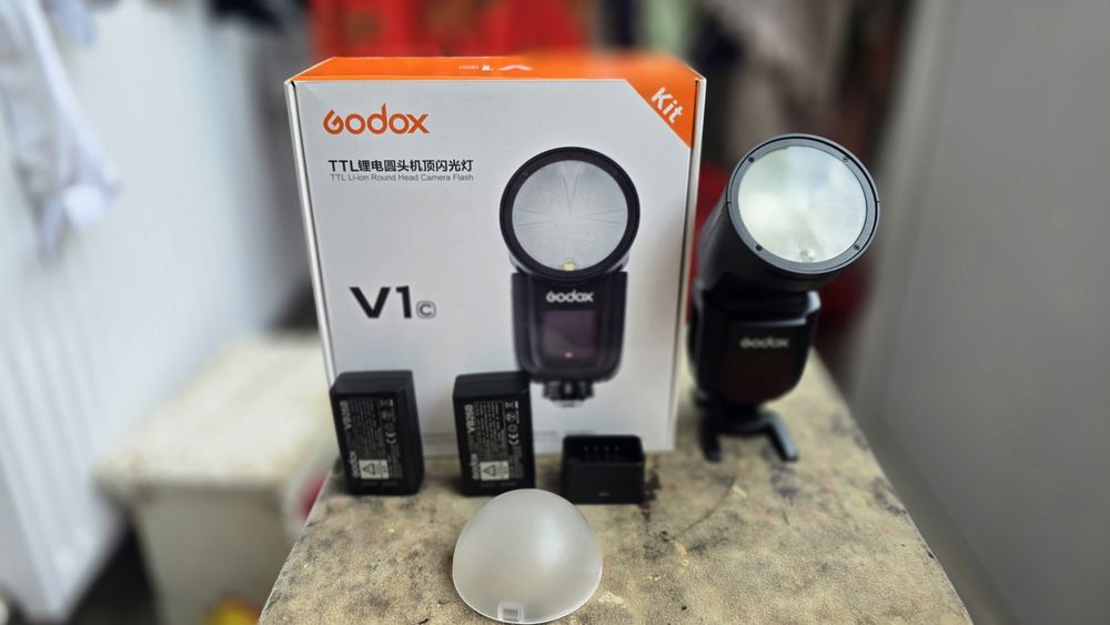 Godox V1 Blit TTL cu Cap Rotund pentru Canon