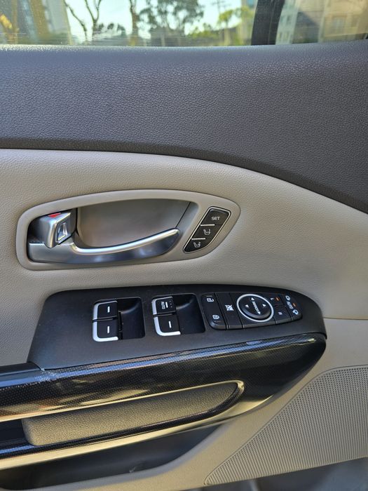 Kia carnival минивен