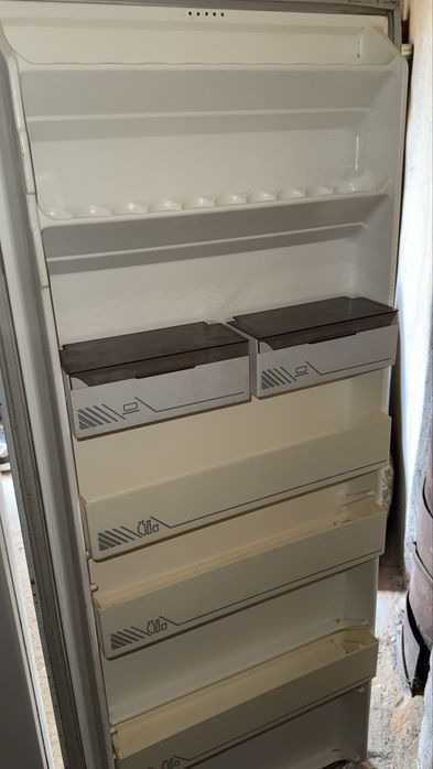 Холодильник старый продается