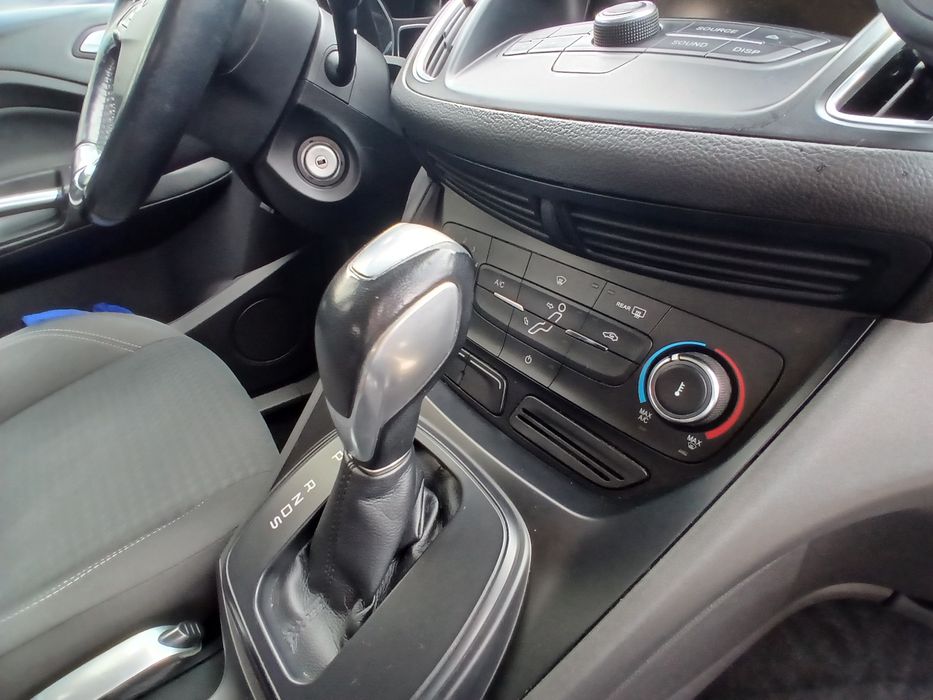 Ford C-Max 2.0 TDCi 150 CP – 2015 | Spațios, confortabil și bine întreținut.