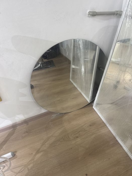 Продам кушетку новая и зеркало