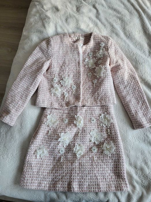 Розов комплект - пола и сако