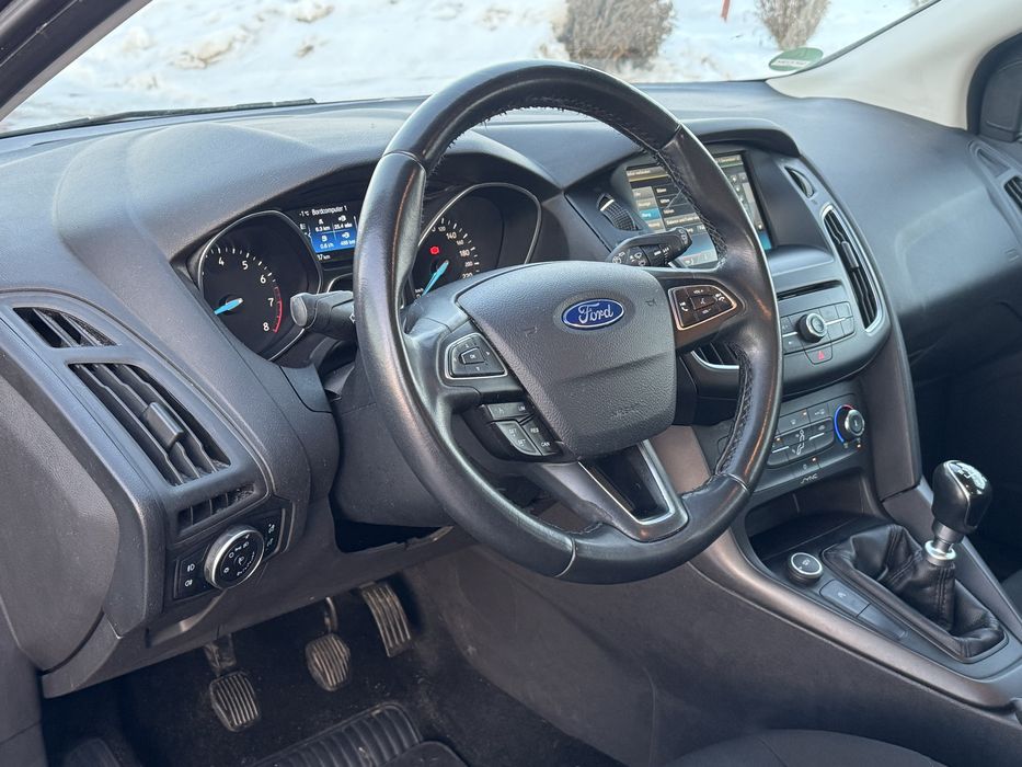 Vând Ford Focus Mk3 Facelift Motor 1.0 Benzină 125 CP Euro 6 178000 km