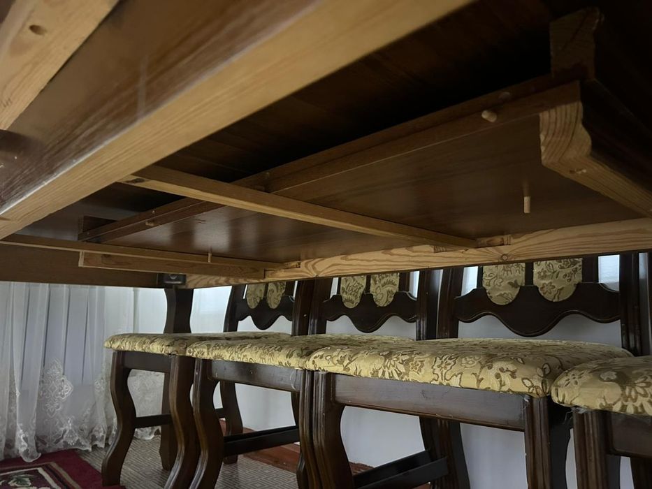 Стол и стул для гостиной