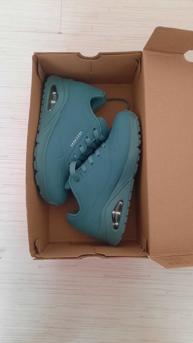 Маратонки скечърс