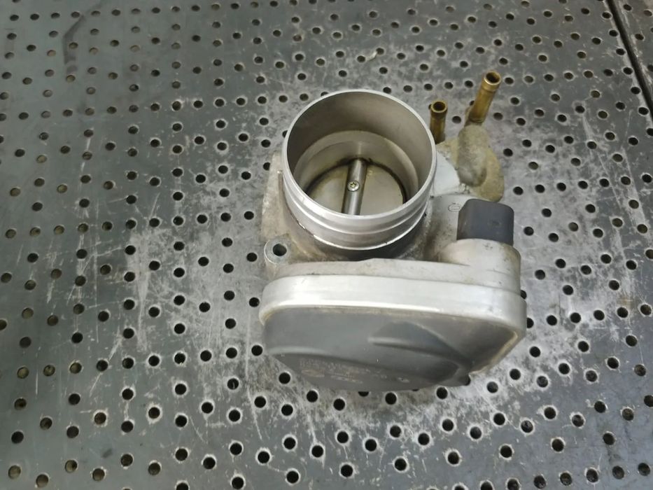 clapeta acceleratie 1.6 b bgu  skoda octavia 2 vw golf 5 seat altea 06a133062ab