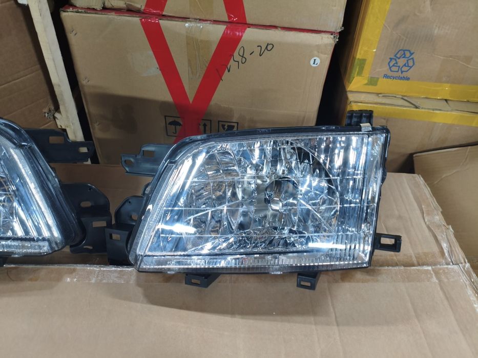 Фары передние Субару Форестер 2000/2002