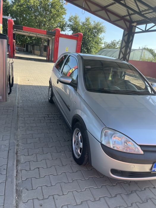 Opel corsa fara nicio problema fumctioneaza foarte bine