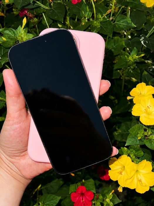 Продам Iphone 16 про