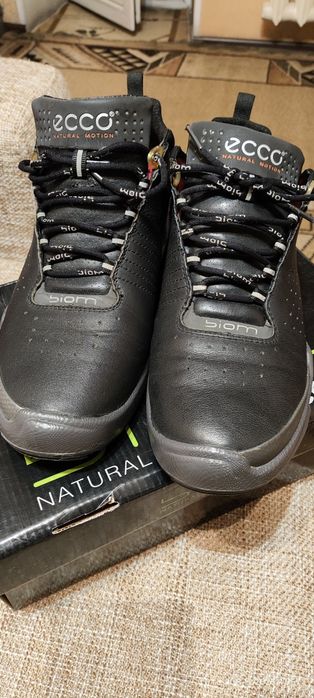 Продаются кроссовки ECCO 42 р