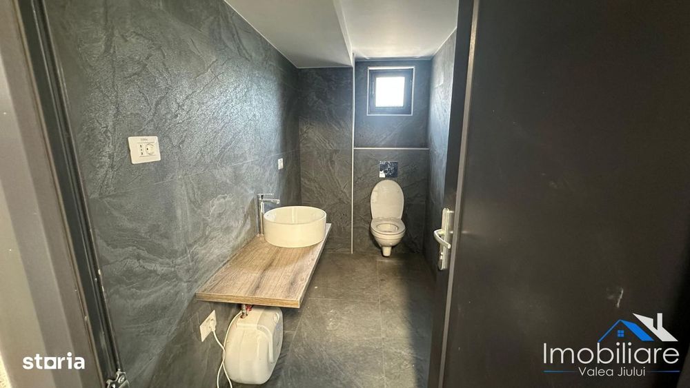 Spatiu comercial / Hala  - Petrosani | Str. Livezeni | 550 mp