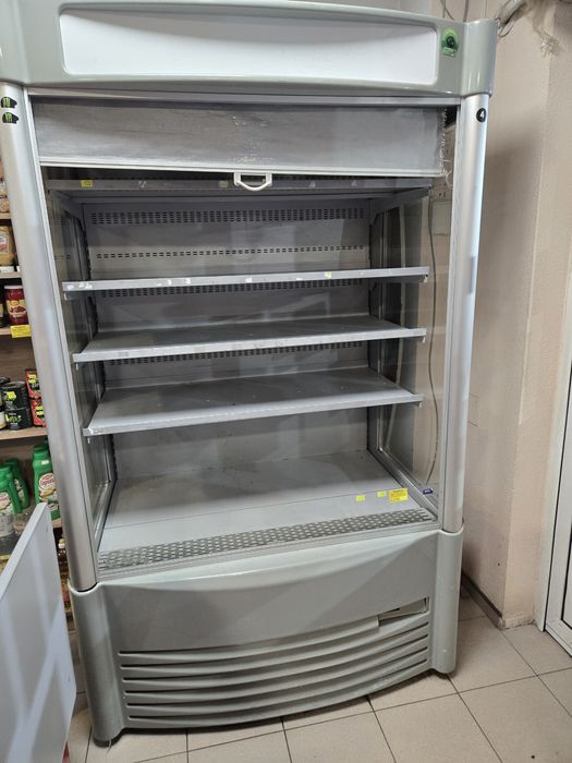 Отворена витрина