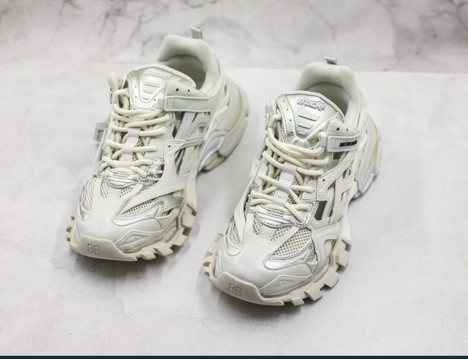 Balenciaga track2, Guess, Wrangler Michael kors