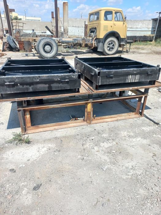 Продам вибростол с формами для производства плиток