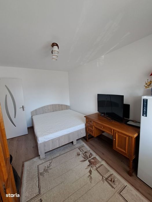 Apartament 3 cam decomandat et. 1, str Marasesti