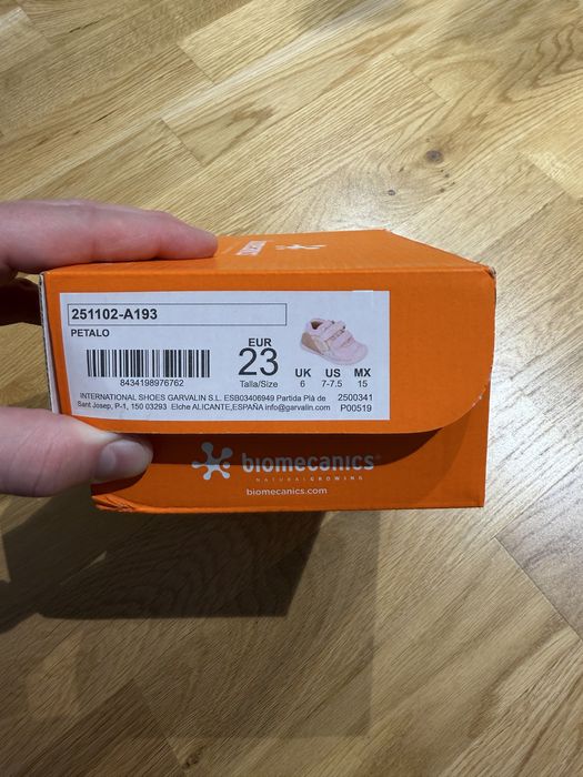 Vand adidasi/ incaltaminte Biomecanics fete