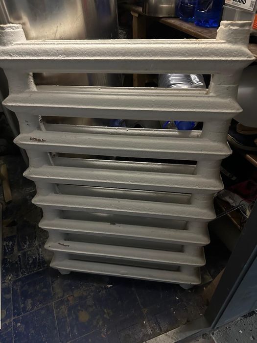 Батарея чугунная 10-и секционная