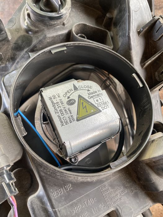 Фар десен ксенонов за нисан кашкай