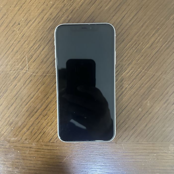 Айфон 11 продам срочно