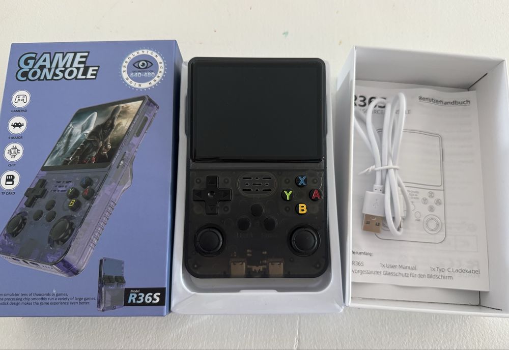Consola retro portabila R36S 64GB cu jocuri