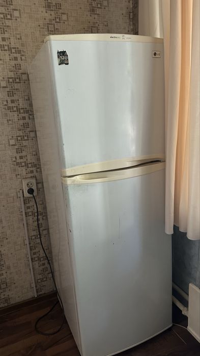 продается холодильник в отличном состояний