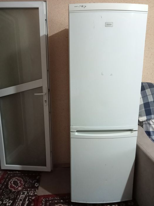 Frigider Zanussi