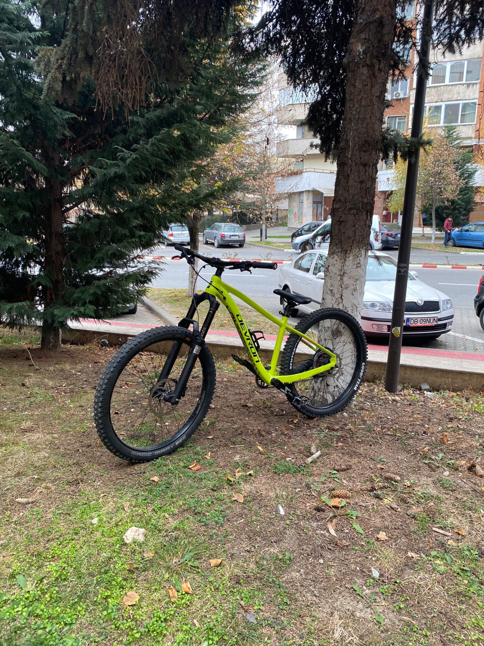 Devron Zerga 3.7 Rockshox Zeb Sram GX Deva OLX.ro