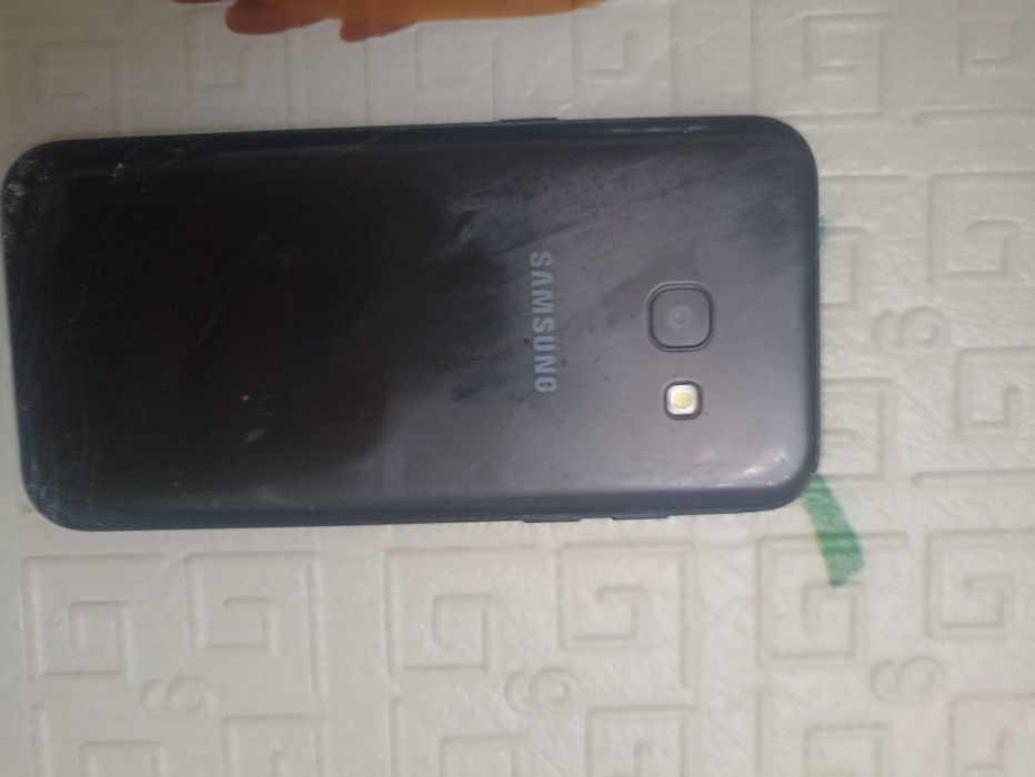 Продам Самсунг А3