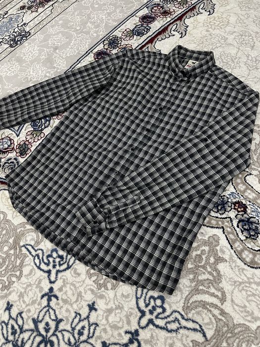 Мужская рубашка, плотная, качество очень хорошее.