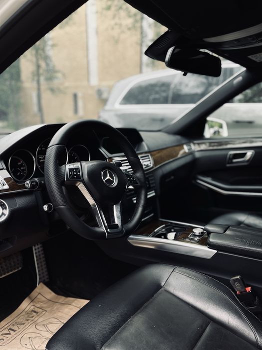 Mercedes benz E-200