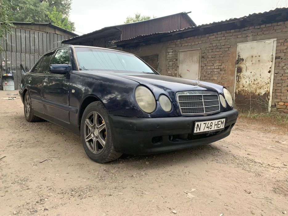 Бампер на мерседес  w210  карласон