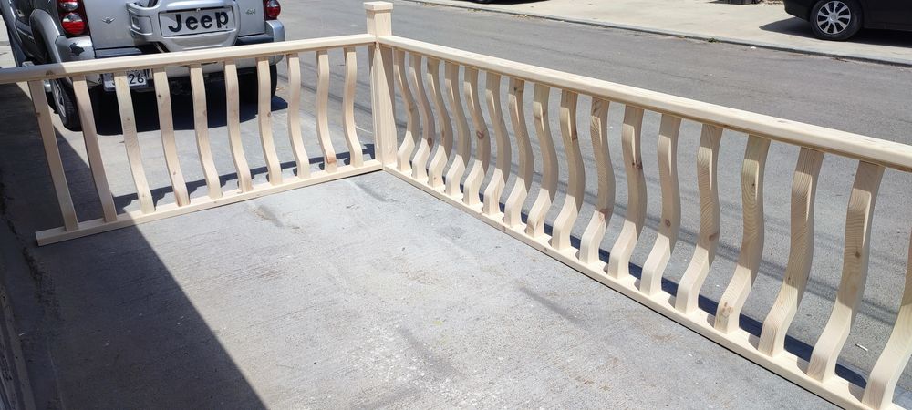 Дървен парапет от масив