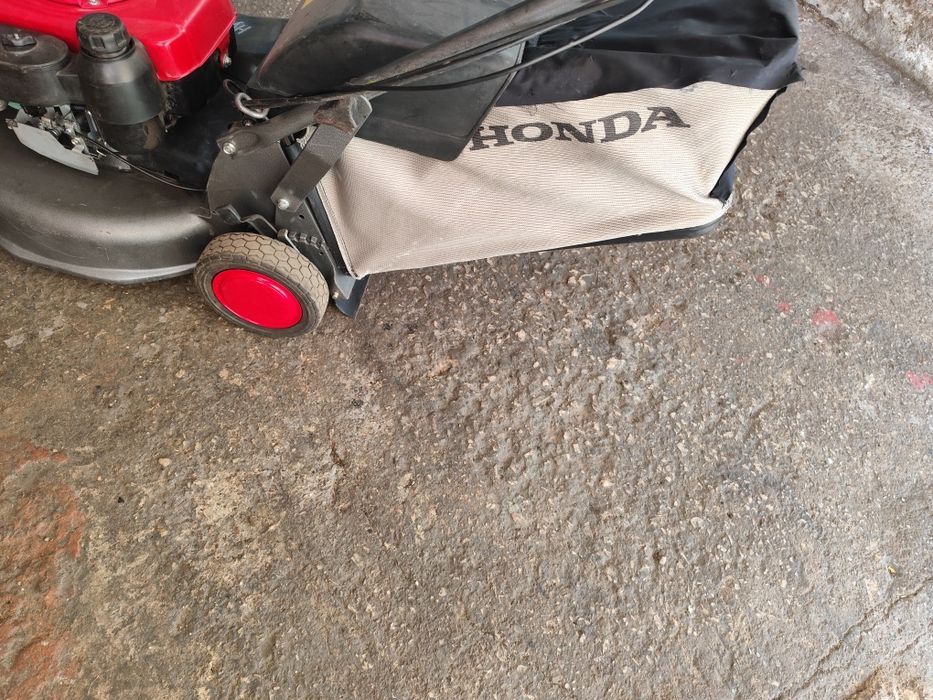 Самоходна бензинова косачка